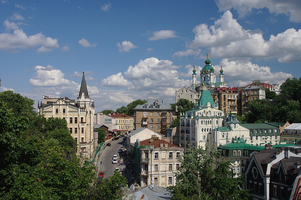 A day in Kiev Andriyivskyy Descent